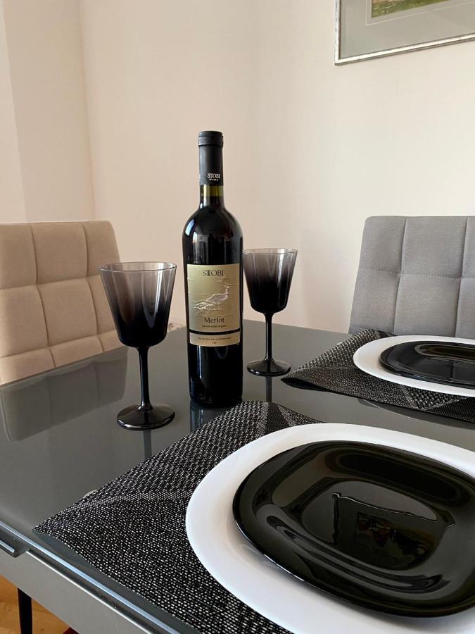 Anastasija's Place Apartment *
